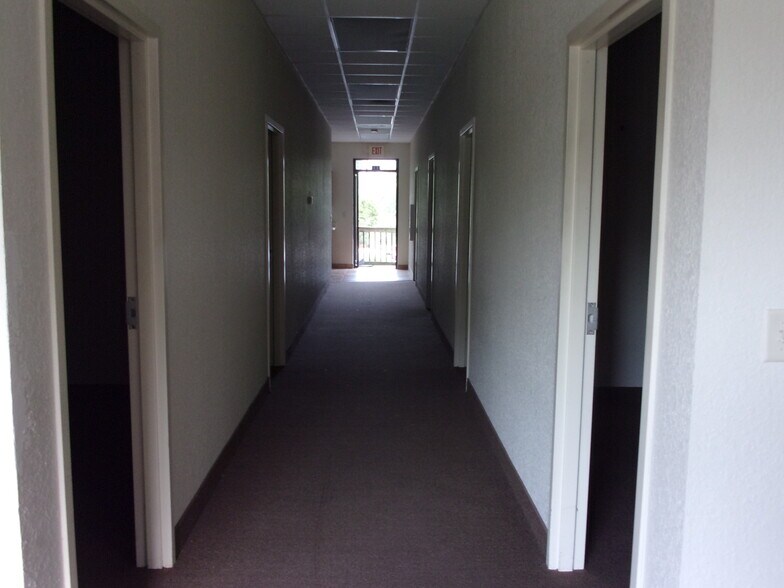 More Photos Of 305 Skyline Dr, Lady Lake Medical For Lease