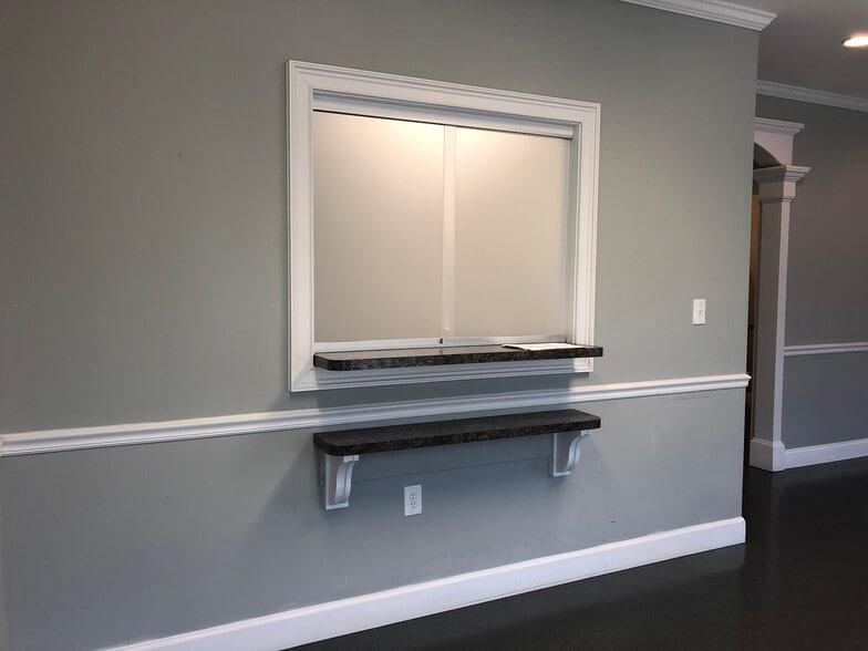 More Photos Of 110 Samaritan Dr, Cumming Medical For Sale