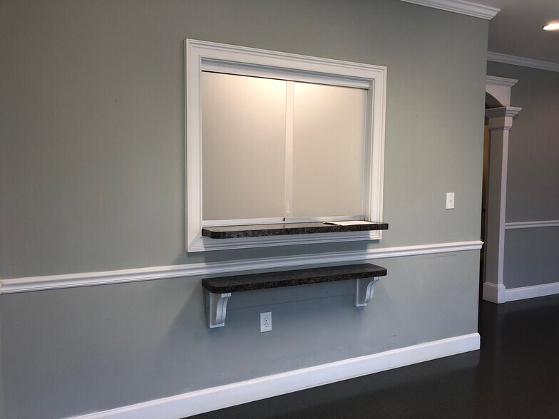 More Photos Of 110 Samaritan Dr, Cumming Medical For Sale