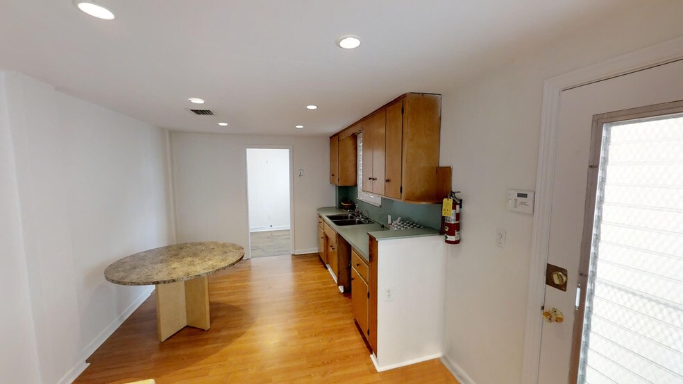 More Photos Of 1501 Sunset Dr, Coral Gables Office For Lease