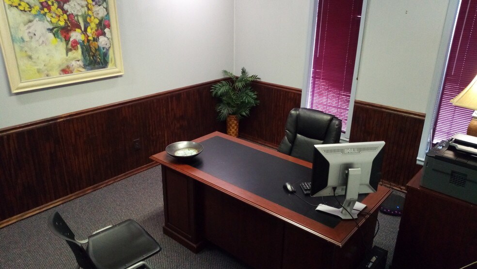 More Photos Of 6101 Melrose Ln, Oklahoma City Coworking Space