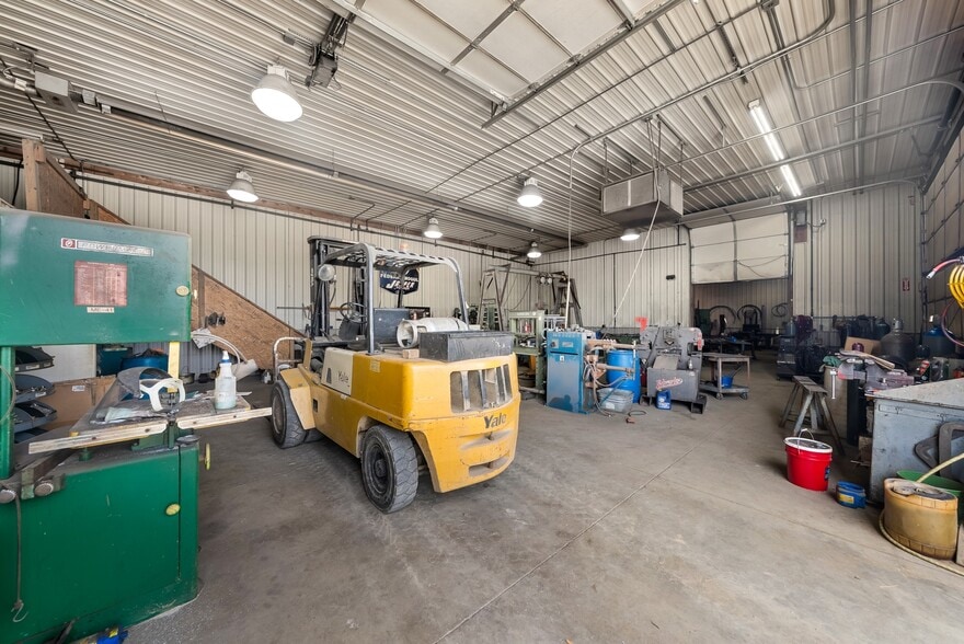 More Photos Of 364 S Warpole St, Upper Sandusky Industrial For Sale