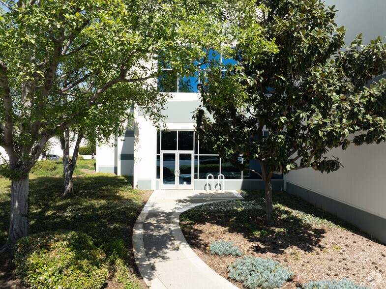 More Photos Of 3800 E Philadelphia St, Ontario Warehouse For Lease