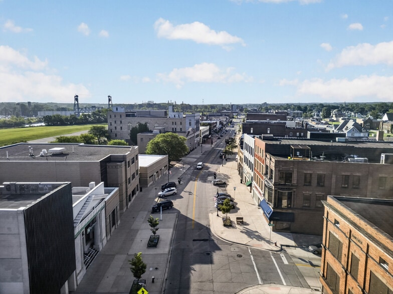 More Photos Of 573-577 Broadway, Lorain Storefront Retail Residential For Sale