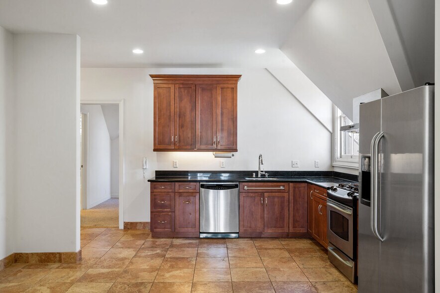 More Photos Of 333 G St, San Rafael Apartments For Sale