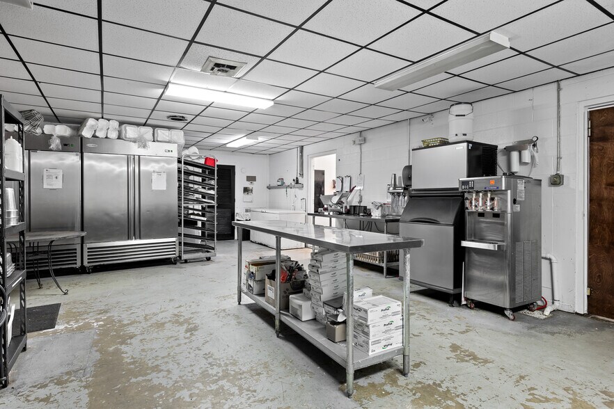 More Photos Of 8855 Dayton Pike, Soddy Daisy Restaurant For Lease