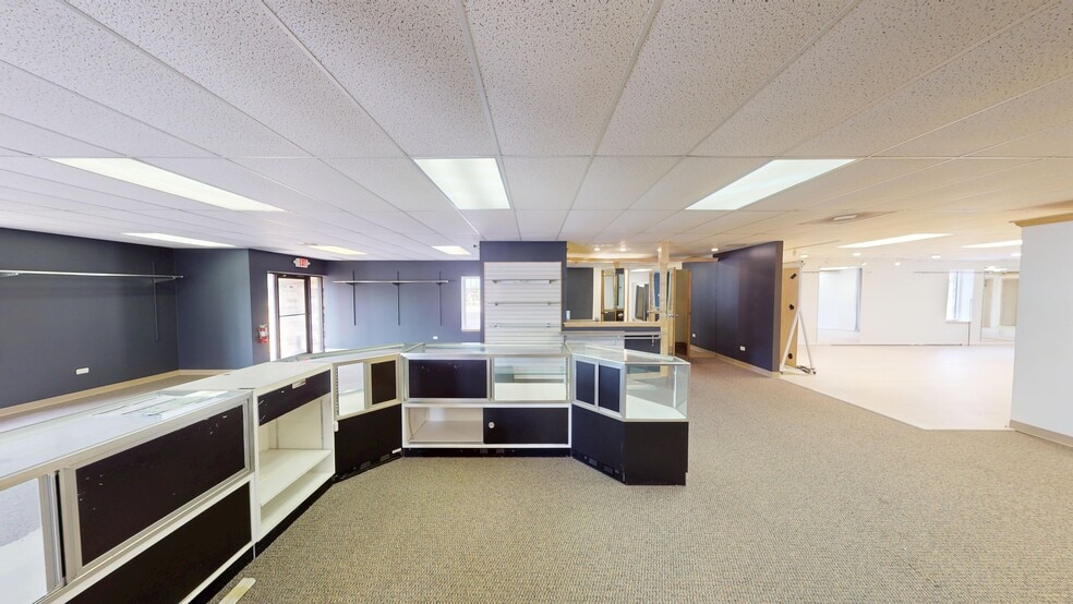 More Photos Of 236 W Northwest Hwy, Barrington Storefront Retail Office For Sale