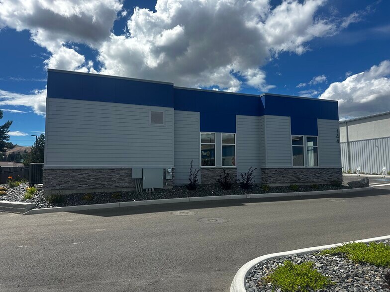 More Photos Of 144 Noyd Ave, Wenatchee Auto Repair For Lease