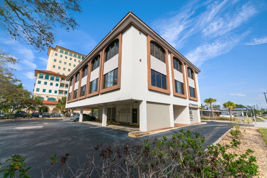 More Photos Of 2201 Ringling Blvd, Sarasota Loft Creative Space For Sale