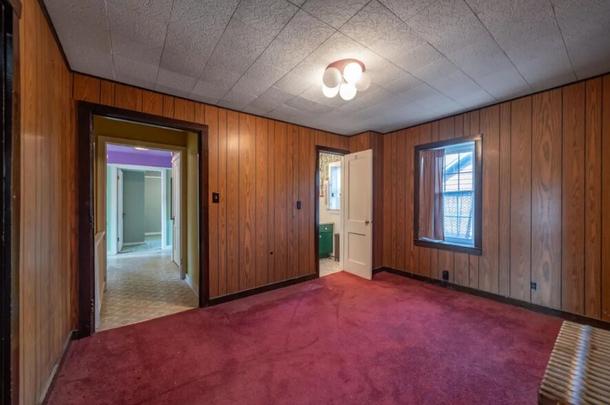 More Photos Of 1773 Superior St, Three Lakes Office For Sale