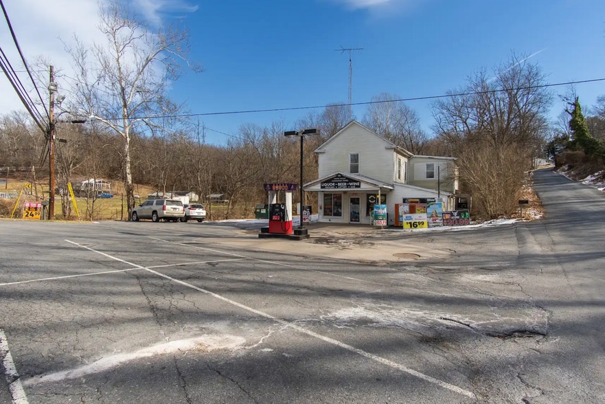 Primary Photo Of 3737 Lawson Rd, Ijamsville Storefront Retail Residential For Sale