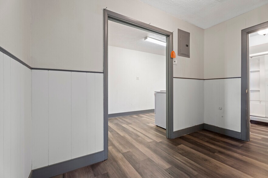 More Photos Of 300 Range St, Marshall Multifamily For Sale