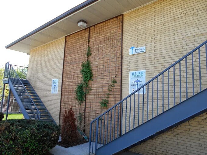 More Photos Of 2130 122nd St, Blue Island Apartments For Sale