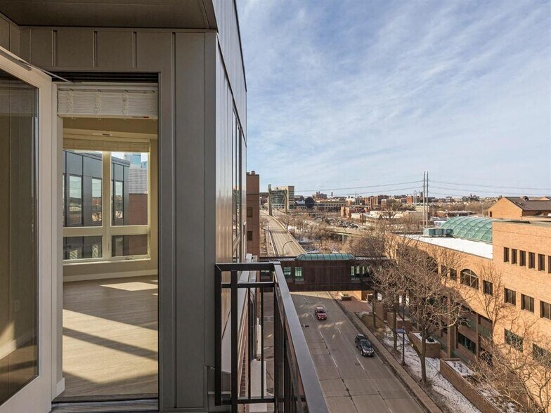More Photos Of 10 2nd St SE, Minneapolis Apartments For Lease