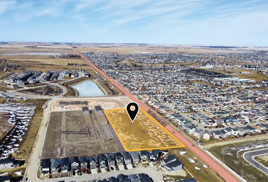 More Photos Of 75 Wildwoods Crt SW, Airdrie Unknown For Lease