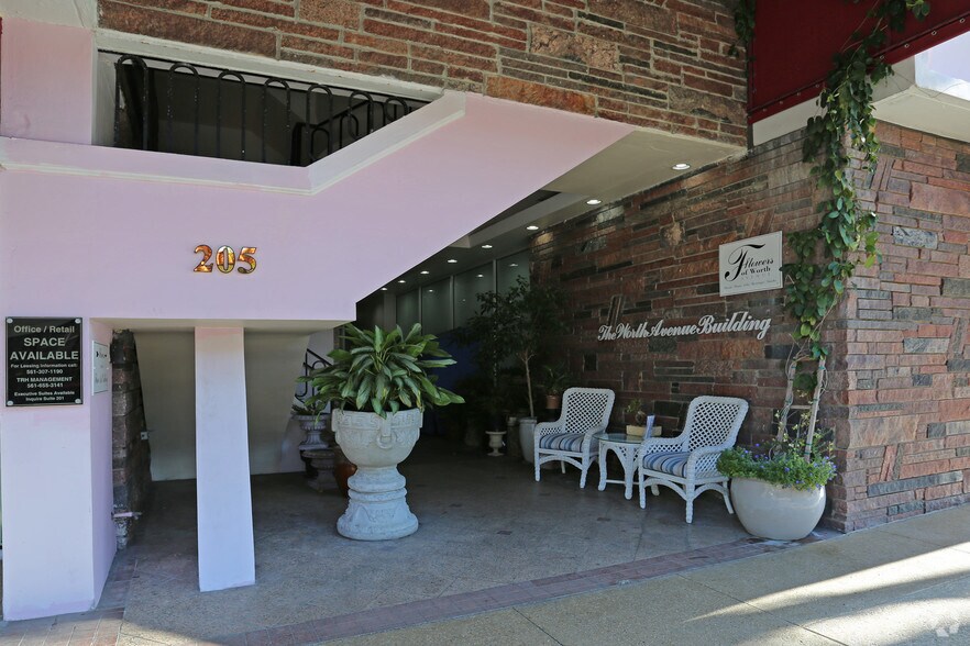 More Photos Of 201-211 Worth Ave, Palm Beach Office For Sale