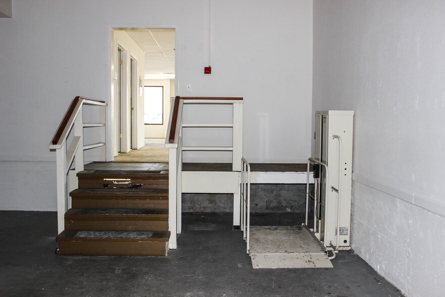 More Photos Of 555 Broadway Ave, Seaside Storefront Retail Residential For Lease
