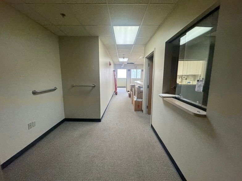 More Photos Of 2815 Pennsylvania Ave, Lansing Medical For Sale