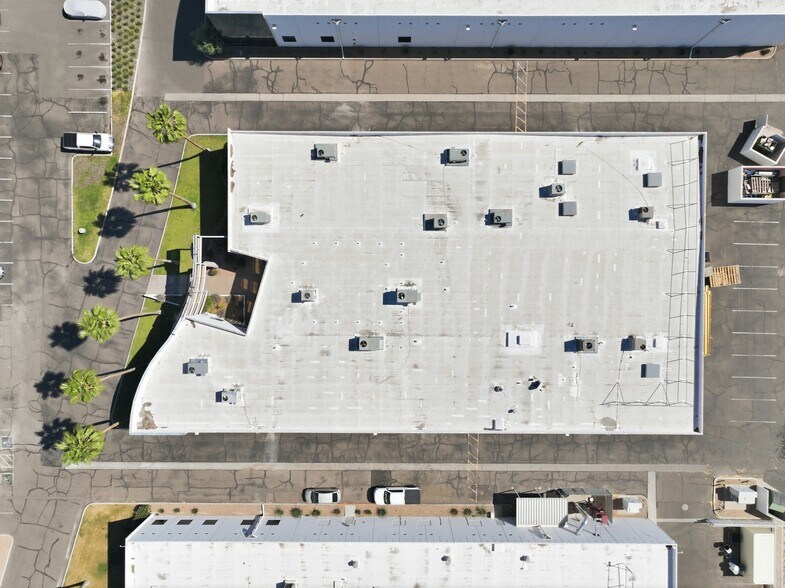 More Photos Of 3401 E Harbour Dr, Phoenix Light Manufacturing For Lease