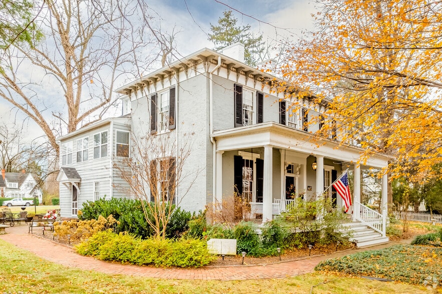 Primary Photo Of 417 E Washington St, Charles Town Hospitality For Sale