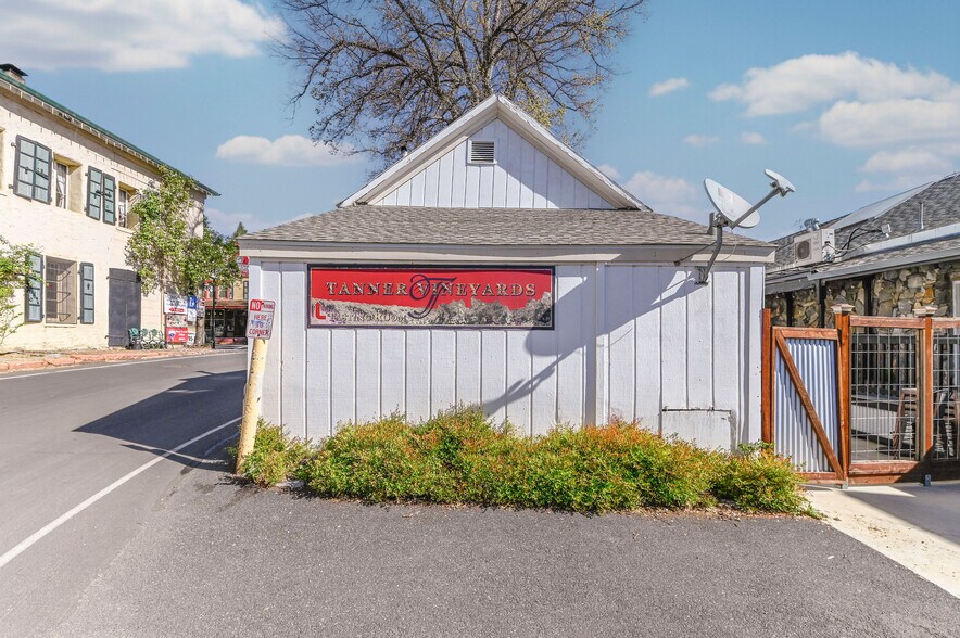 More Photos Of 435 Main St, Murphys General Retail For Sale