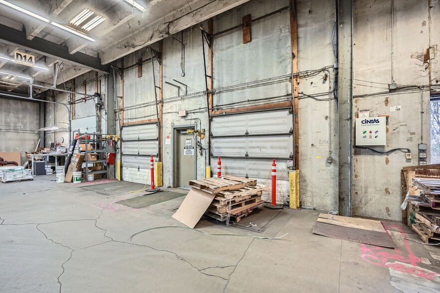 More Photos Of 2565 Kasota Ave, Saint Paul Distribution For Lease