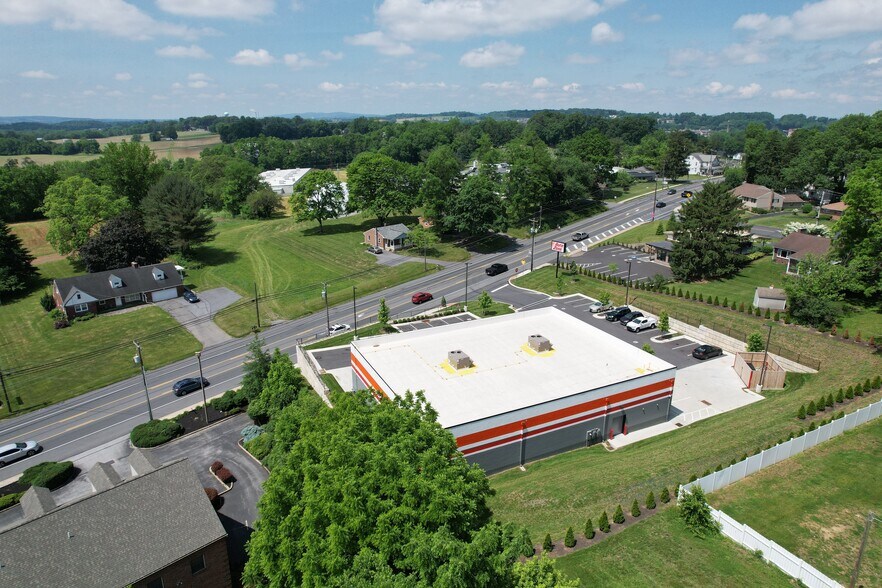 More Photos Of 1235 S Market St, Elizabethtown General Retail For Sale