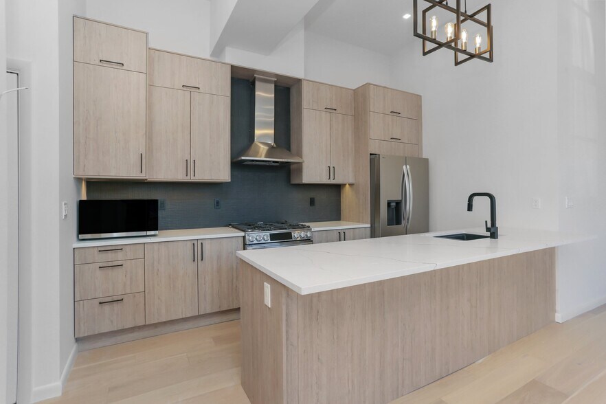 More Photos Of 63 Church St, Greenwich Apartments For Sale