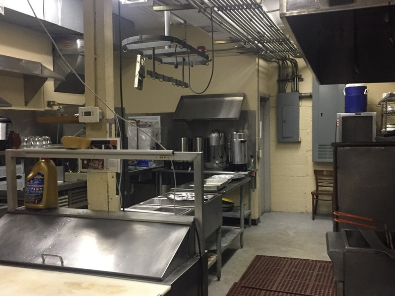 More Photos Of 3116 Brainerd Rd, Chattanooga Freestanding For Sale