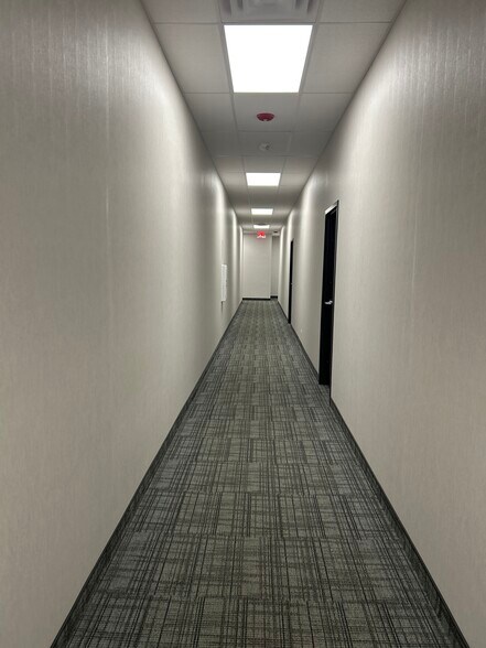 More Photos Of 7301-7337 N Lincoln Ave, Lincolnwood Office For Lease