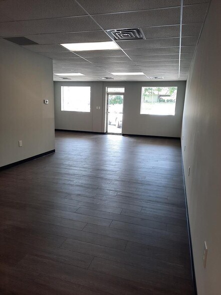 More Photos Of 105-121 Murray Plz, Chatsworth General Retail For Sale