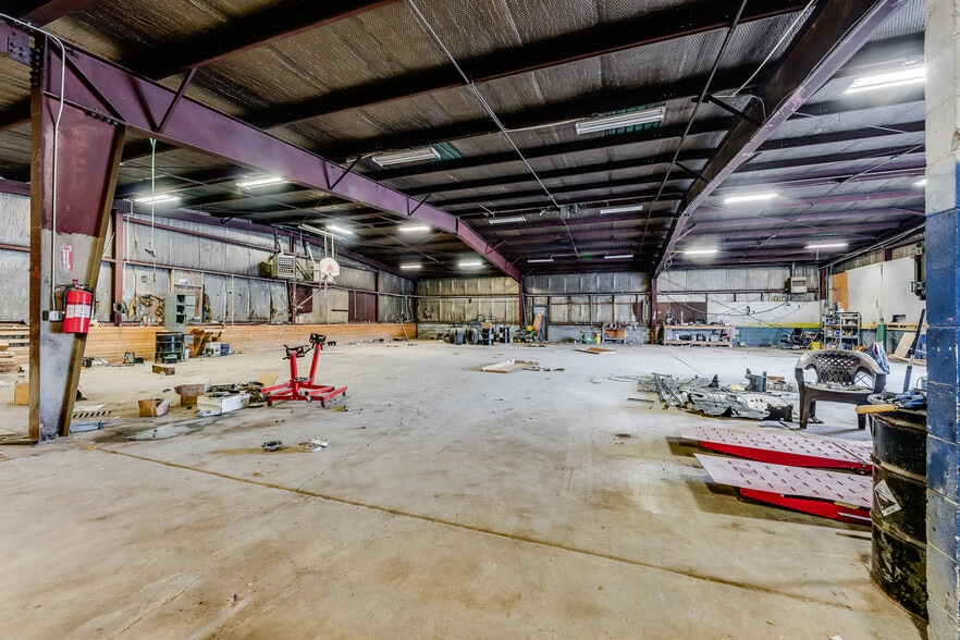 More Photos Of 25 Opal Dr, Fairmont Warehouse For Sale