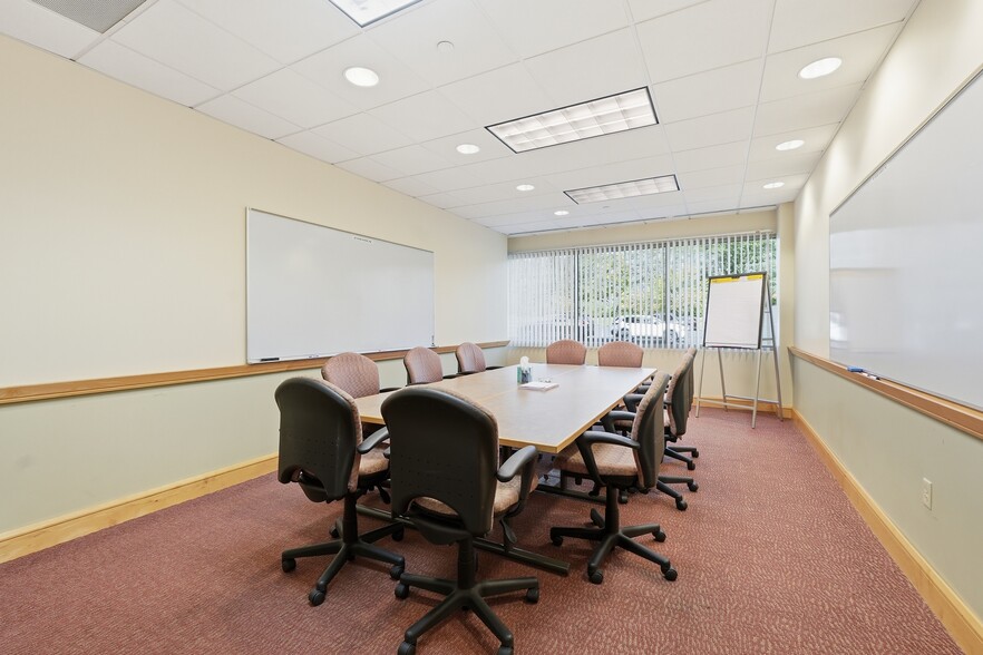 More Photos Of 14 Mechanic St, Southbridge Hotel For Sale