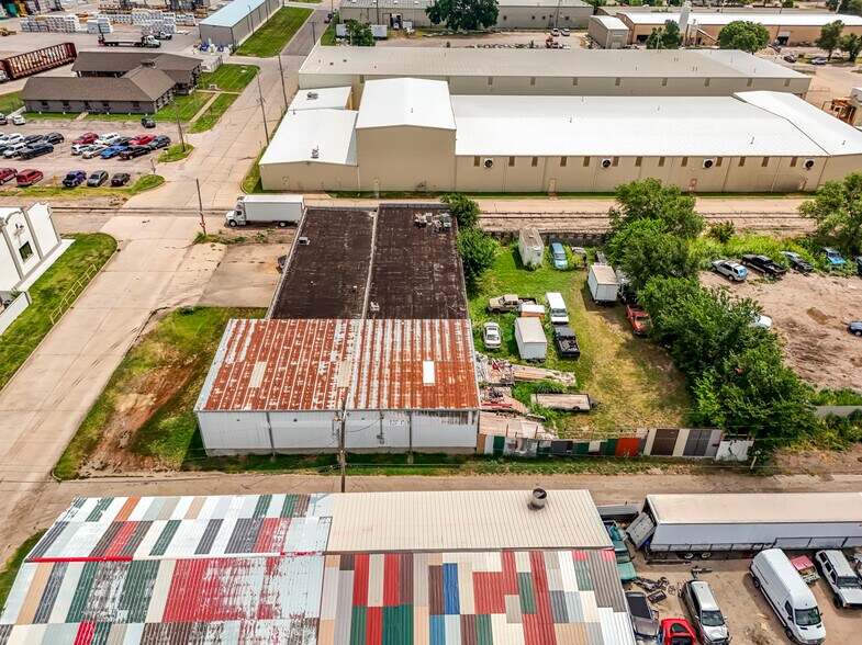 More Photos Of 925 E 19th St, Wichita Warehouse For Sale