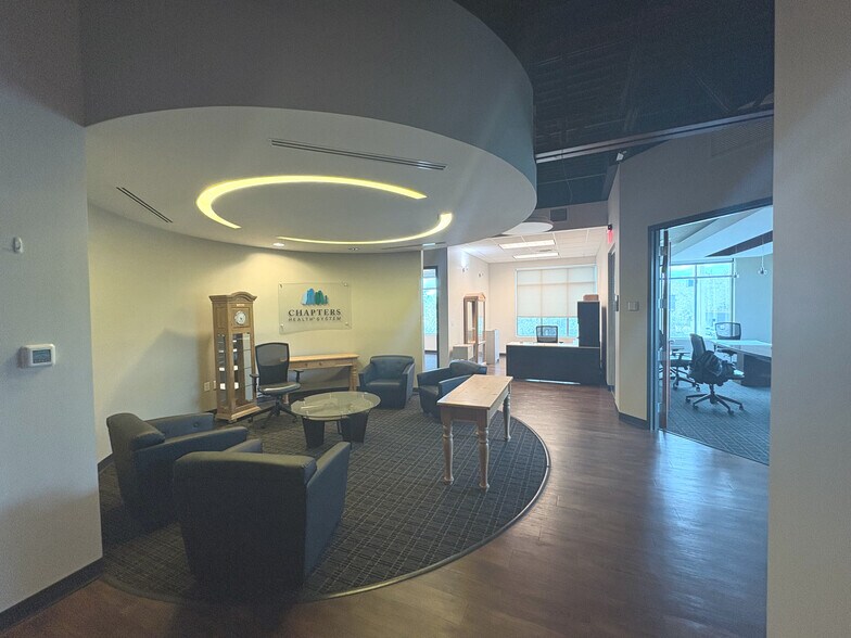 More Photos Of 2145 Cypress Ridge Blvd, Wesley Chapel Office For Lease