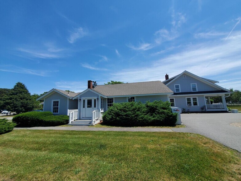 More Photos Of 476 MA-28, Harwich Port Office For Sale