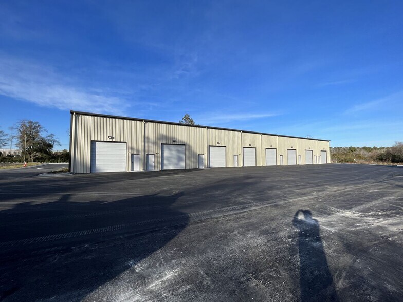 More Photos Of 735 Sunnyvale, Wilmington Light Distribution For Lease