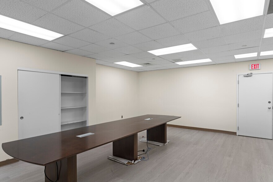 More Photos Of 14325 Willard Rd, Chantilly Office For Lease