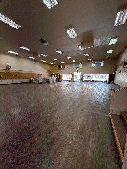 More Photos Of 363 Aultman St, Ely General Retail For Sale