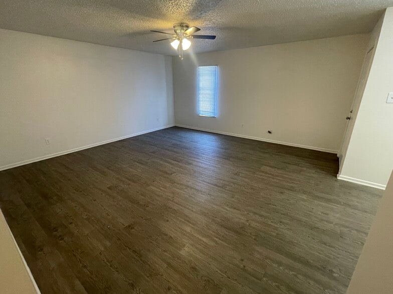 More Photos Of 401 Pinchback Rd, Beaumont Apartments For Sale