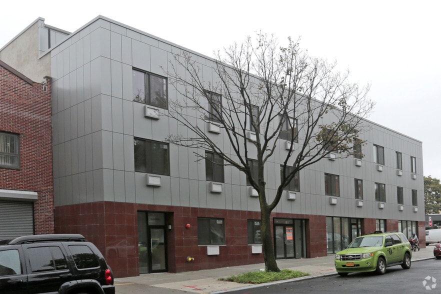 More Photos Of 38-06 Greenpoint Ave, Long Island City Apartments For Lease