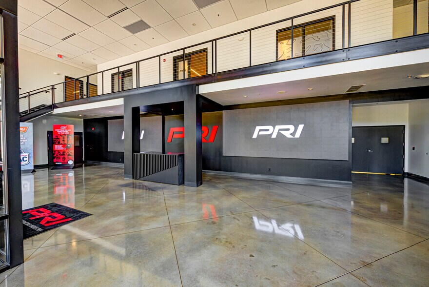 More Photos Of 1255 Main St, Indianapolis Service For Lease