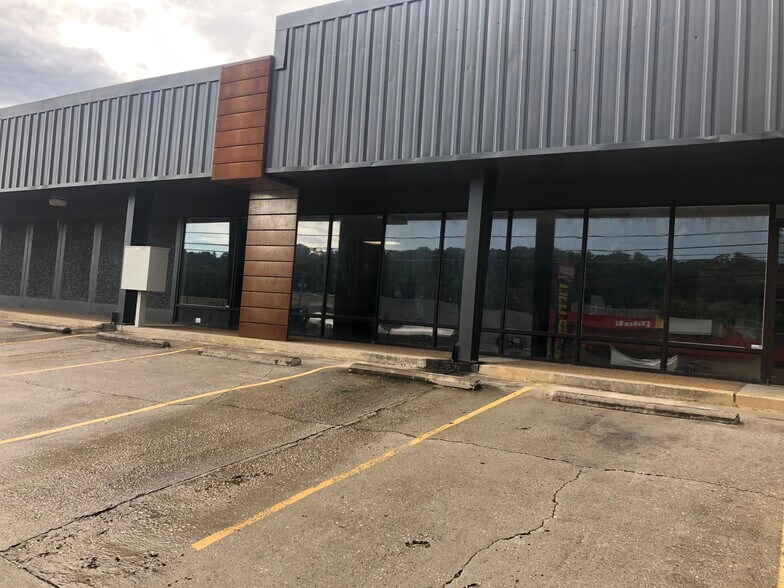 Primary Photo Of 5227 Middlebrook Pike, Knoxville Light Distribution For Lease