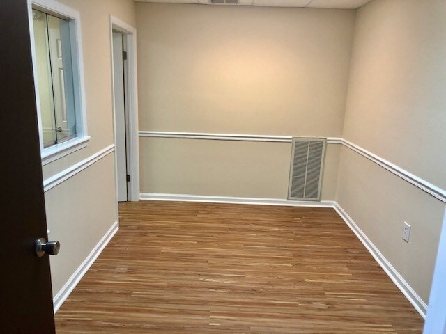 More Photos Of 10 Auer Ct, East Brunswick Medical For Sale