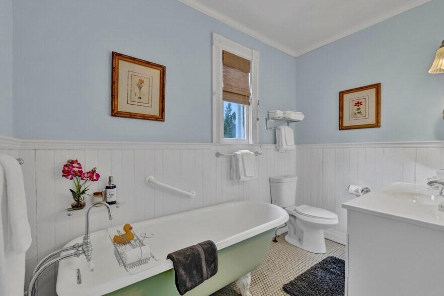 More Photos Of 412 S 3rd St, Wilmington Hospitality For Sale