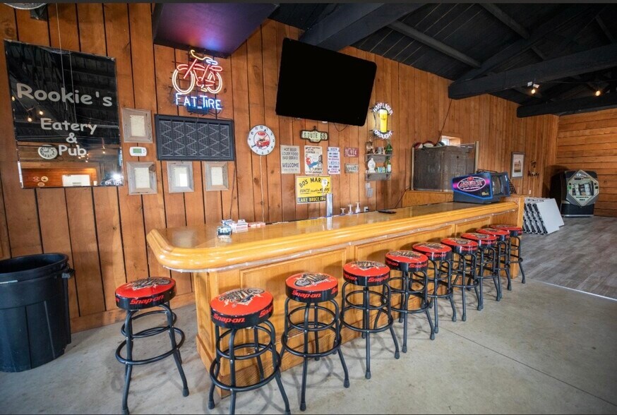 More Photos Of 991 N Main St, Kewanna General Retail For Sale