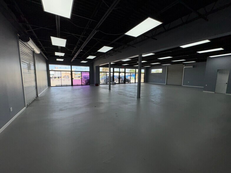 More Photos Of 1346 Gandy St, Jacksonville Showroom For Lease