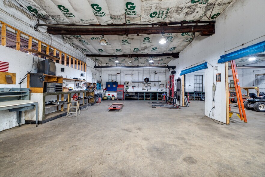 More Photos Of 164 Orchard dr, Timberville Light Distribution For Sale