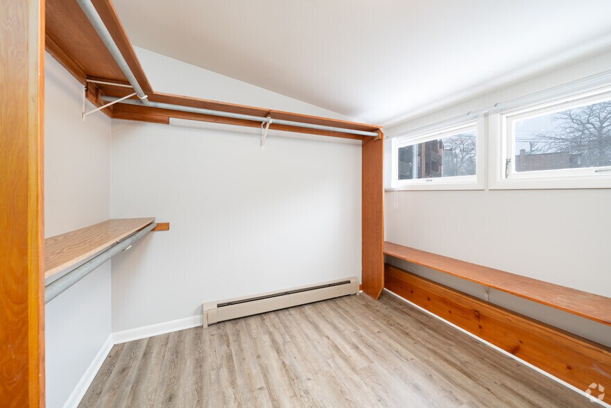 More Photos Of 211 N Lincolnway, North Aurora Apartments For Sale