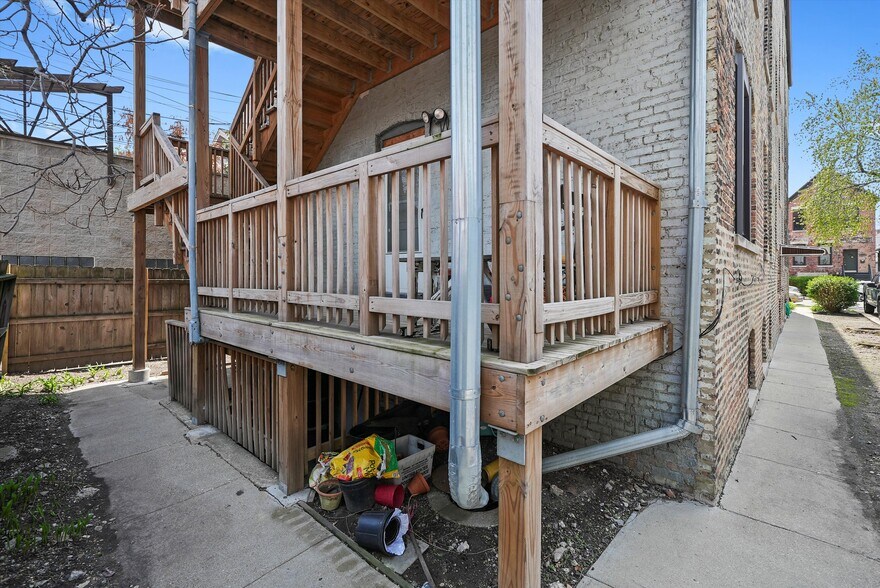 More Photos Of 2332 W Charleston St, Chicago Apartments For Sale